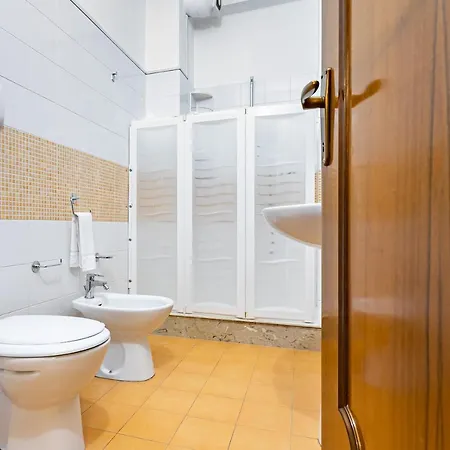 Via Liberta Roomy Apartment